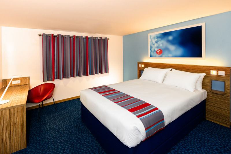 Travelodge Edinburgh Airport Екстериор снимка