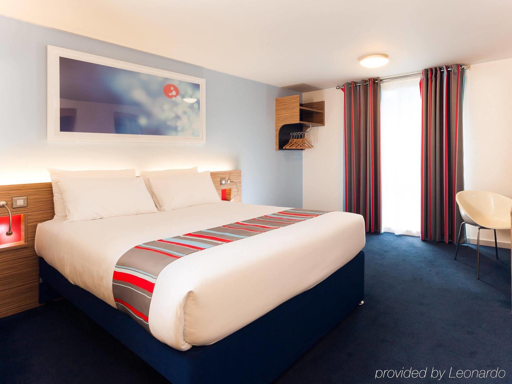 Travelodge Edinburgh Airport Екстериор снимка